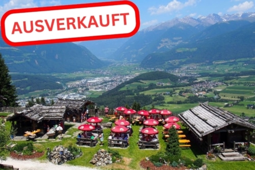 Mehr über den Artikel erfahren Almfest in Südtirol: Wein, Dolomiten Gipfel und Volksmusik❤️