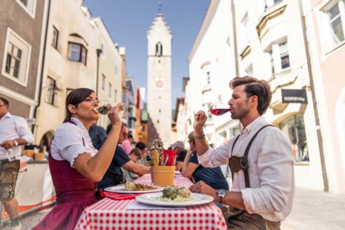 Read more about the article Sterzinger Knödelfest: Knödel – Variationen serviert im historischen Stadtzentrum